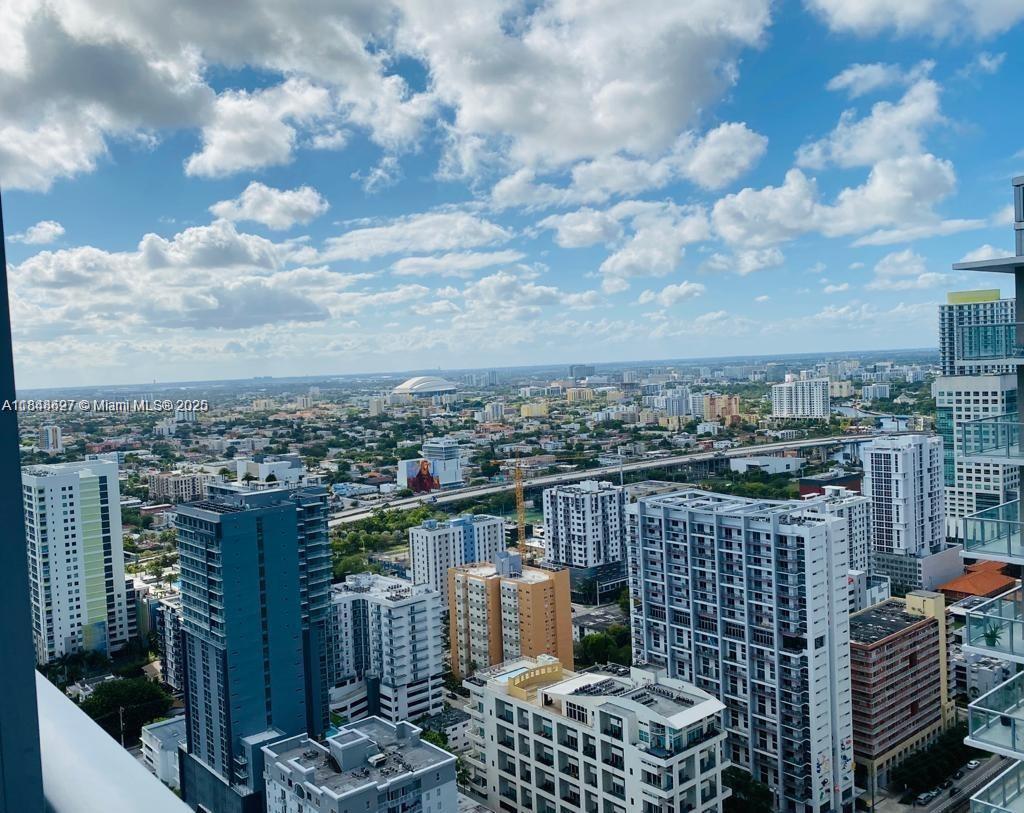 THE AXIS ON BRICKELL COND - Residential
