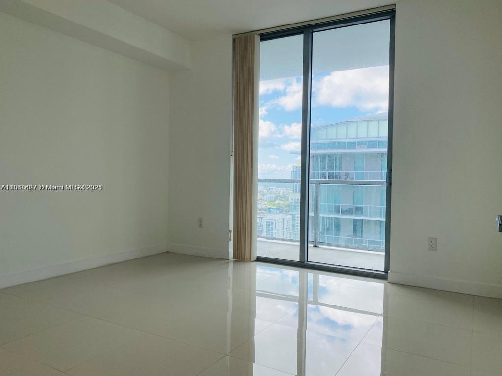 THE AXIS ON BRICKELL COND - Residential