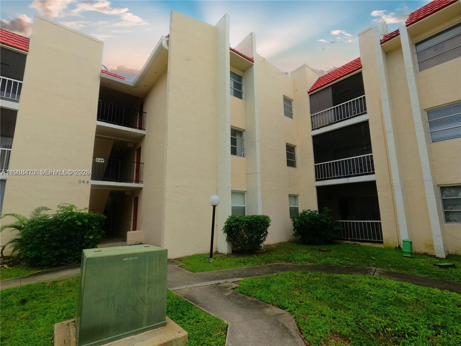 SPANISH OAKS CONDO - Residential