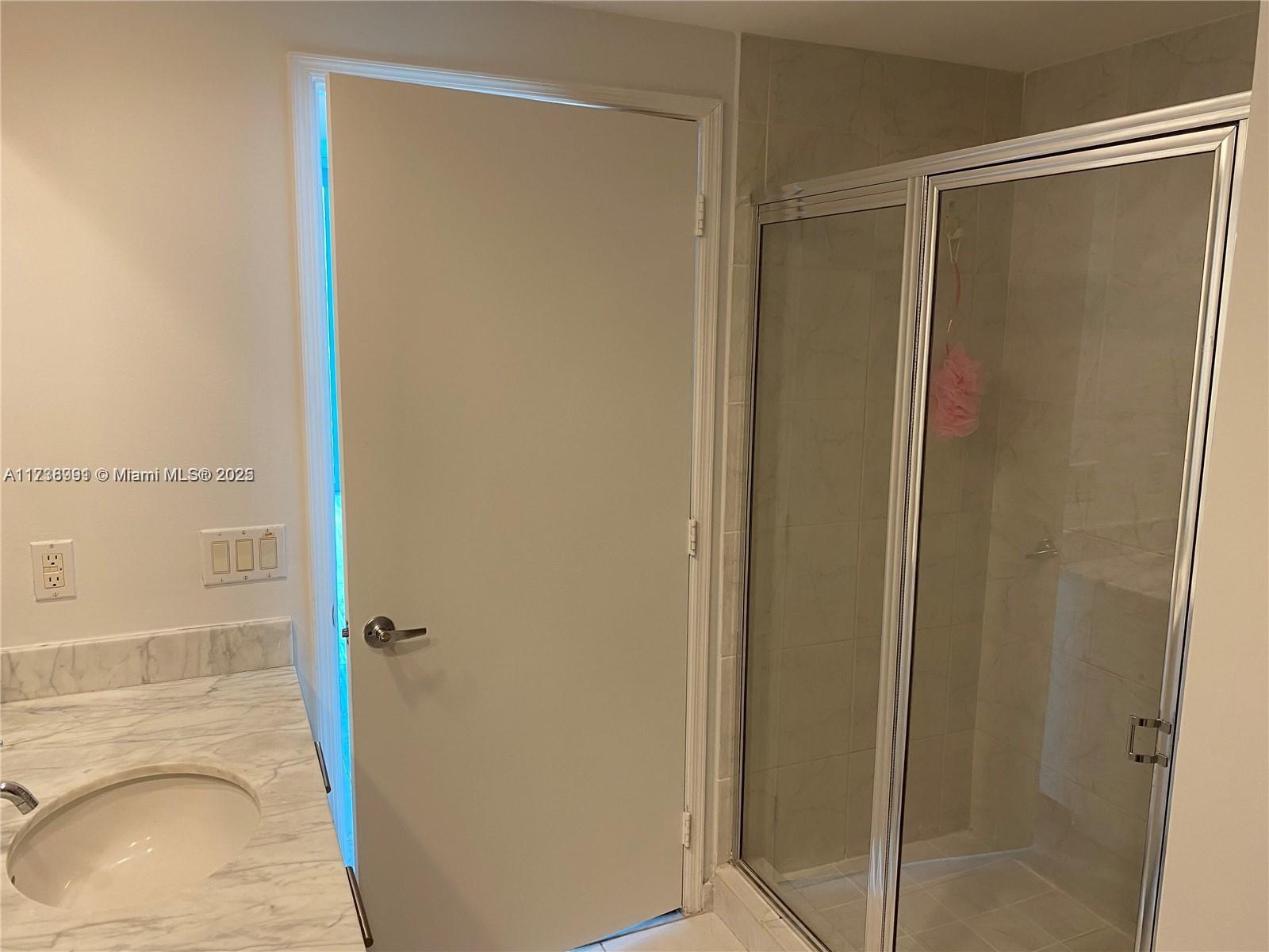 THE PLAZA 901 BRICKELL CO - Residential Lease