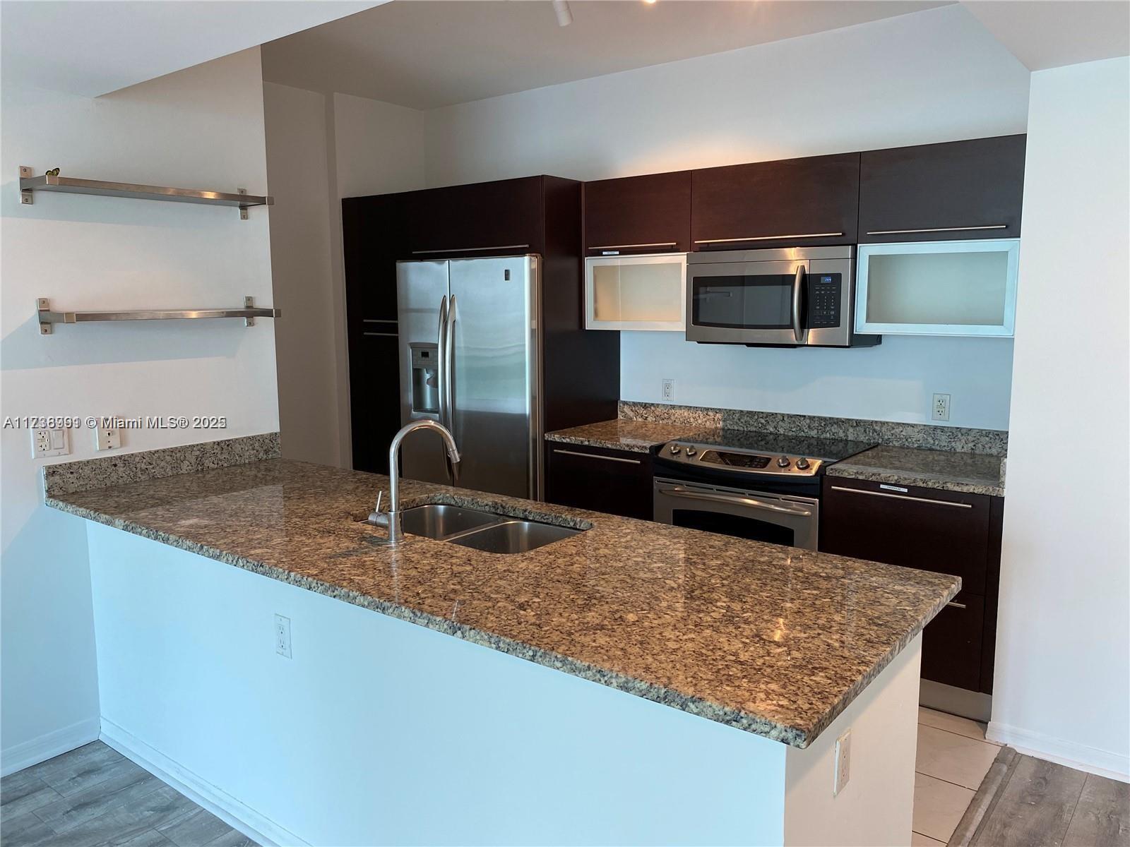 THE PLAZA 901 BRICKELL CO - Residential Lease