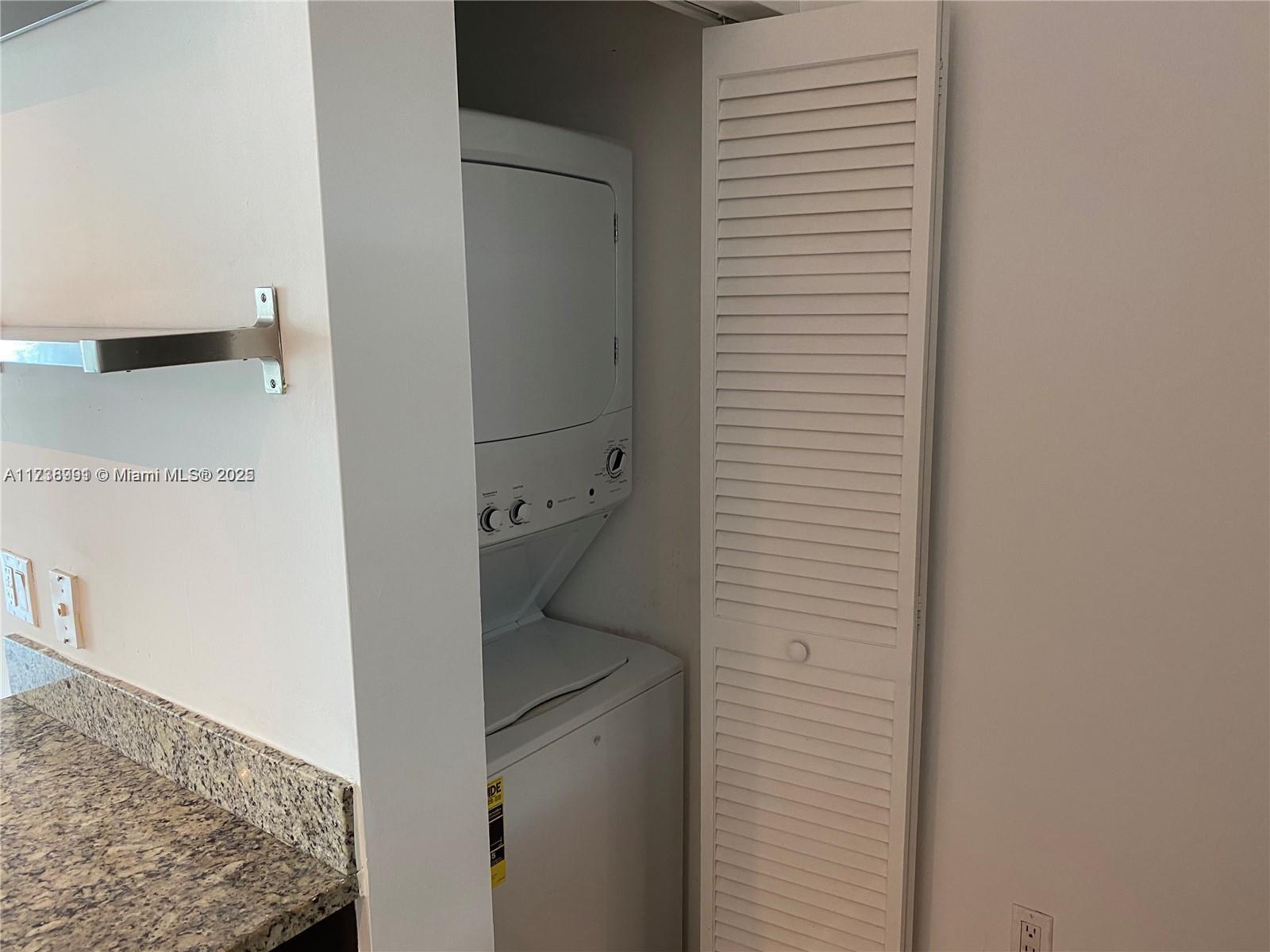 THE PLAZA 901 BRICKELL CO - Residential Lease