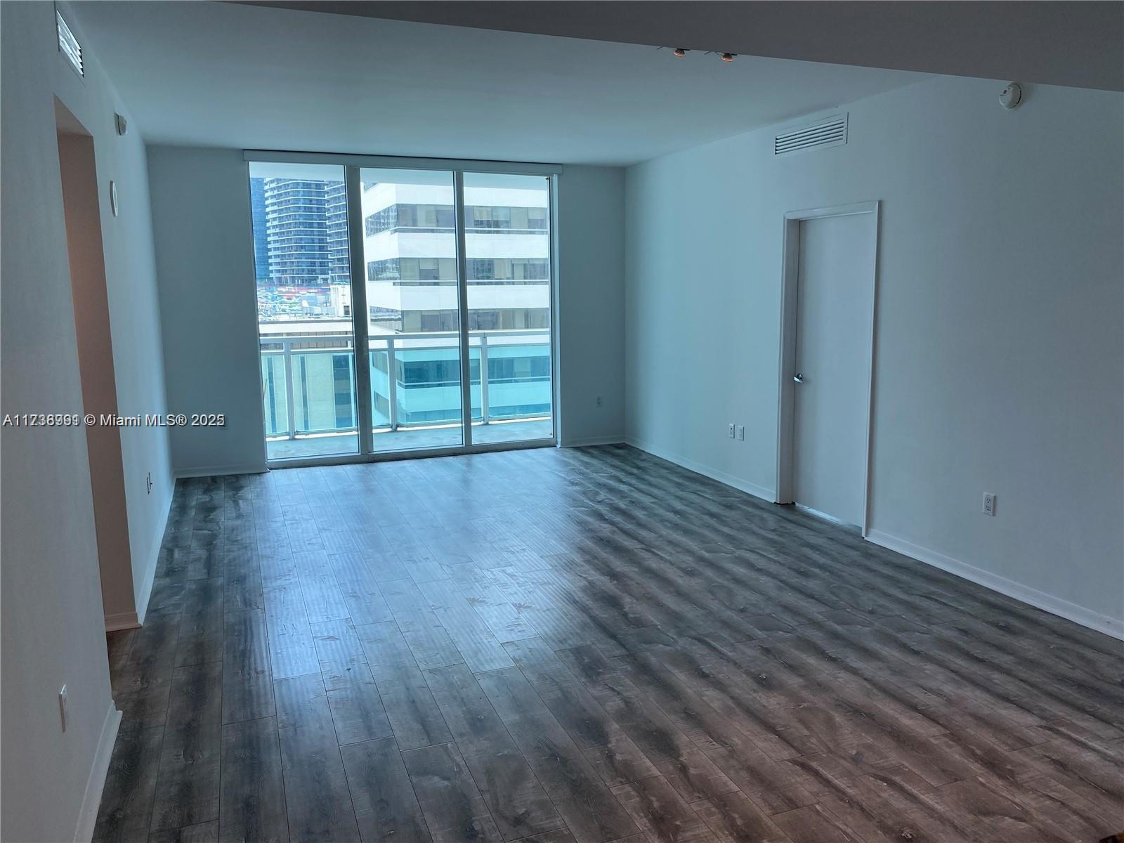 THE PLAZA 901 BRICKELL CO - Residential Lease
