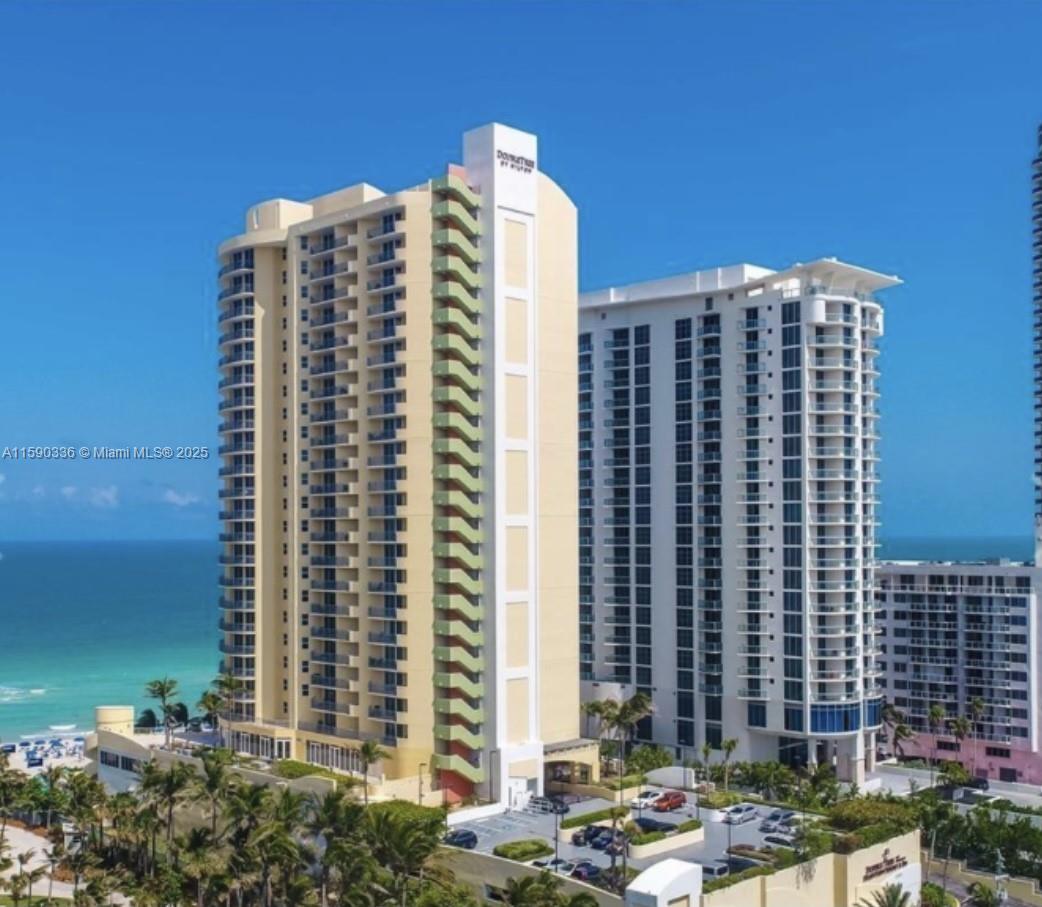 LARGE 1 BED + 1 BATH UNIT AT REMODELED OCEAN POINT CONDOMINIUM, 960 sqf + 140 sqf balcony. NEW APPLIANCES, New floors. New furniture. CONDO COMES FULLY FURNISHED. YOU CAN USE IT AS 2D HOME OR VACATION HOME OR RENT IT TO HAVE AN EXTRA INCOME! OWNERS AND TENANTS ENJOYS THE FULL SERVICE OF DOUBLETREE HILTON RESORT. BEACH SERVICE, GYM, 2 JACUZZIS, LARGE POOL, POOL FULL BAR, MINI MARKET, STARBUCKS CAFE, VALET PARKING 24 HS, SECURITY