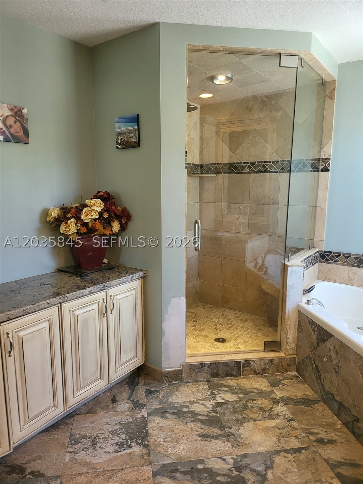 WYNDHAM LAKES CENTRAL - Residential