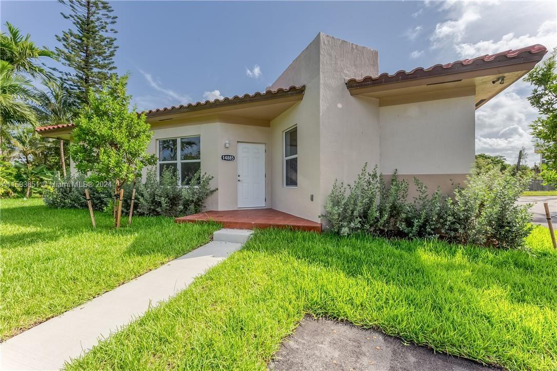 REPLAT OF SABAL GROVE - Residential Lease