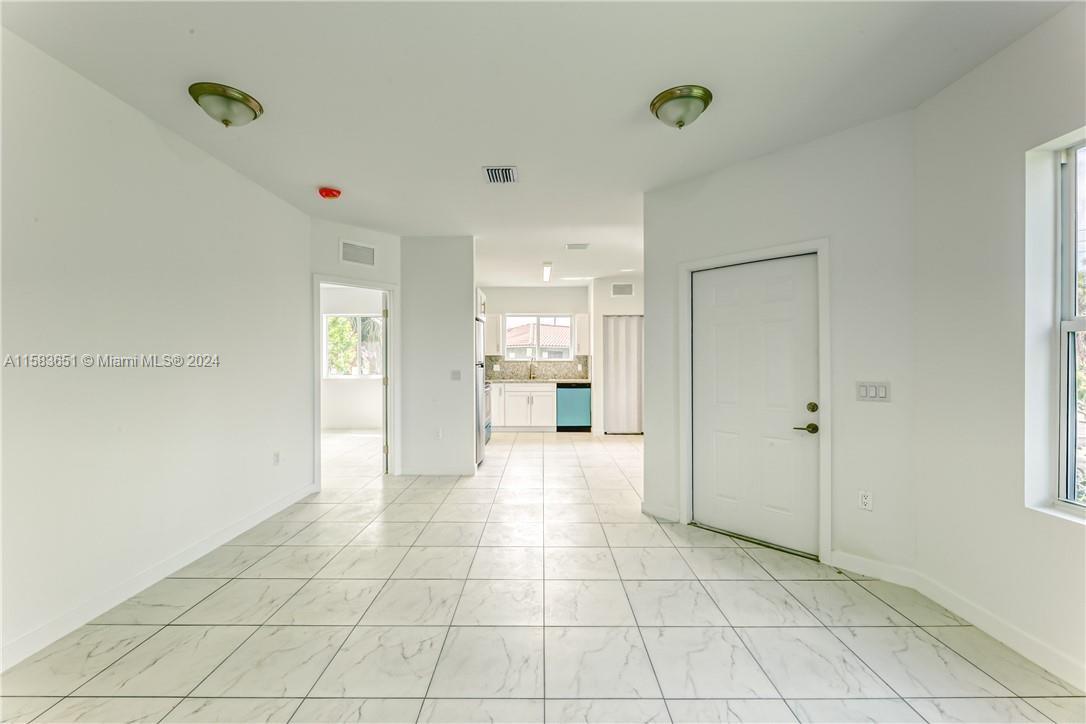 REPLAT OF SABAL GROVE - Residential Lease