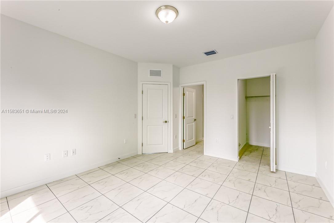 REPLAT OF SABAL GROVE - Residential Lease