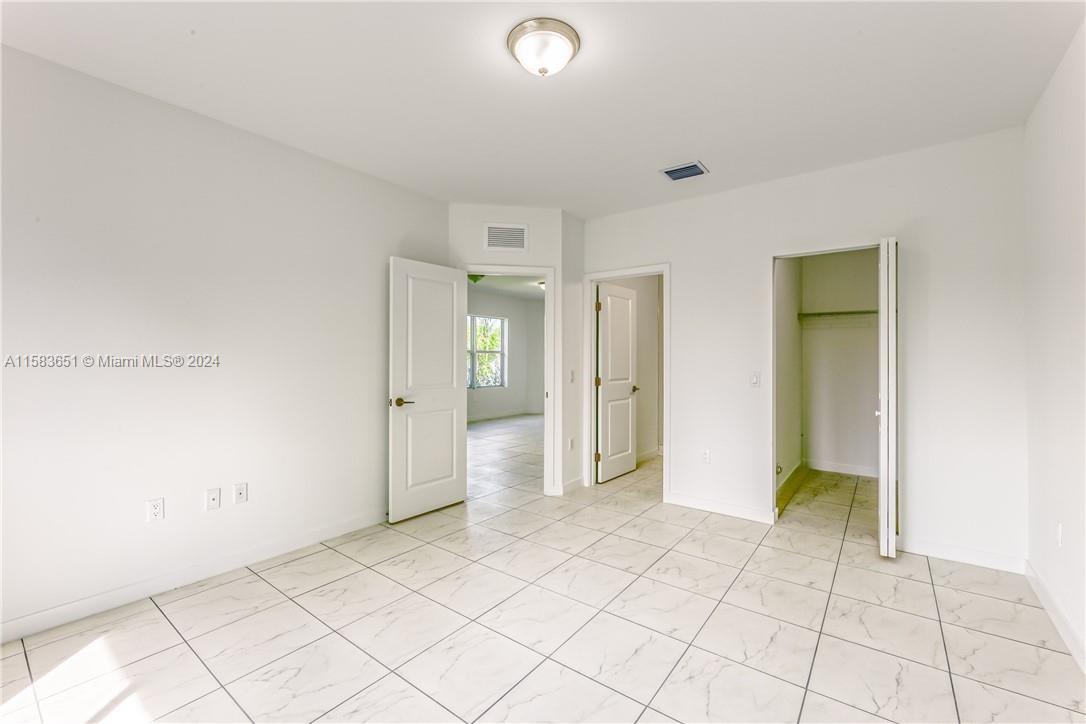 REPLAT OF SABAL GROVE - Residential Lease