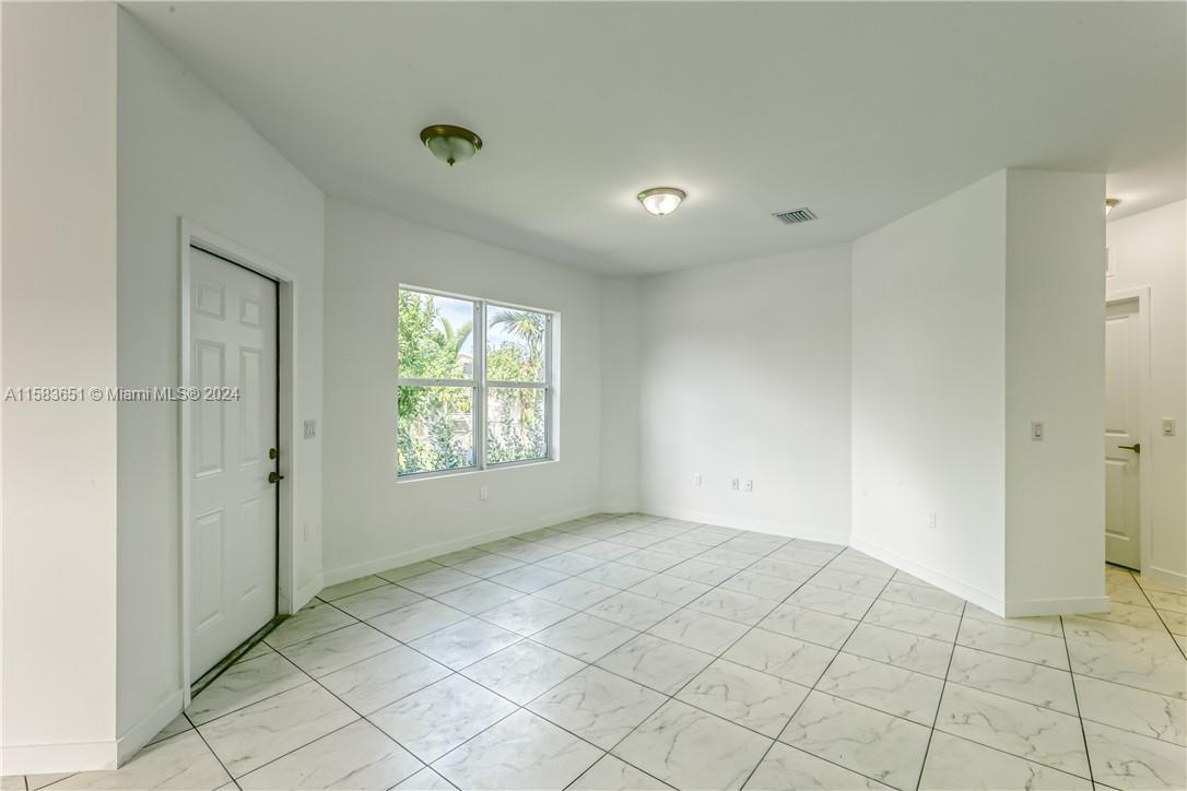 REPLAT OF SABAL GROVE - Residential Lease