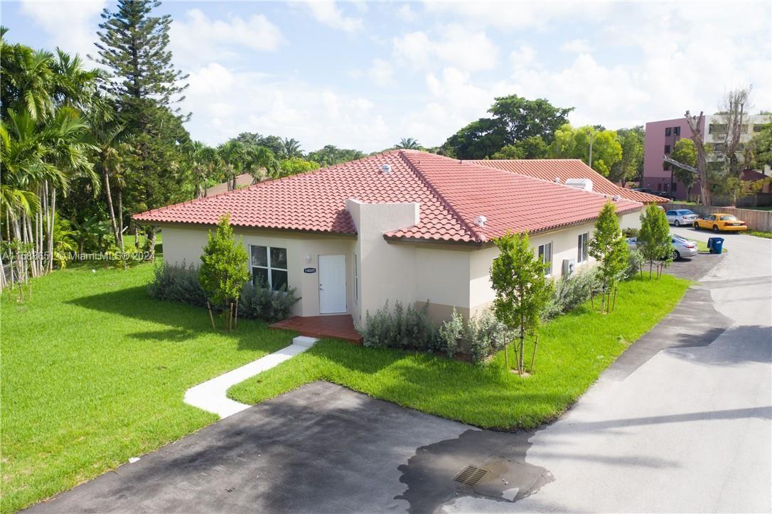 REPLAT OF SABAL GROVE - Residential Lease
