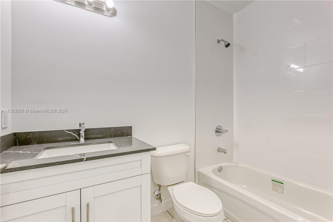 REPLAT OF SABAL GROVE - Residential Lease