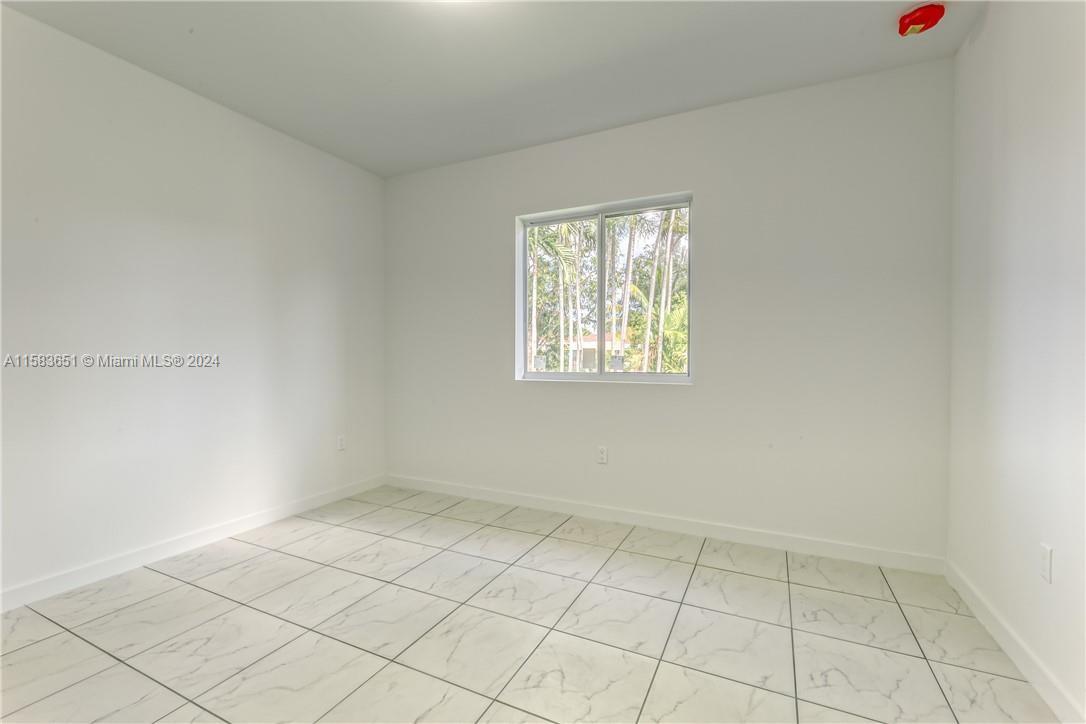 REPLAT OF SABAL GROVE - Residential Lease
