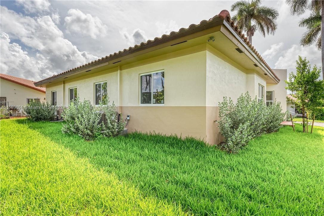REPLAT OF SABAL GROVE - Residential Lease