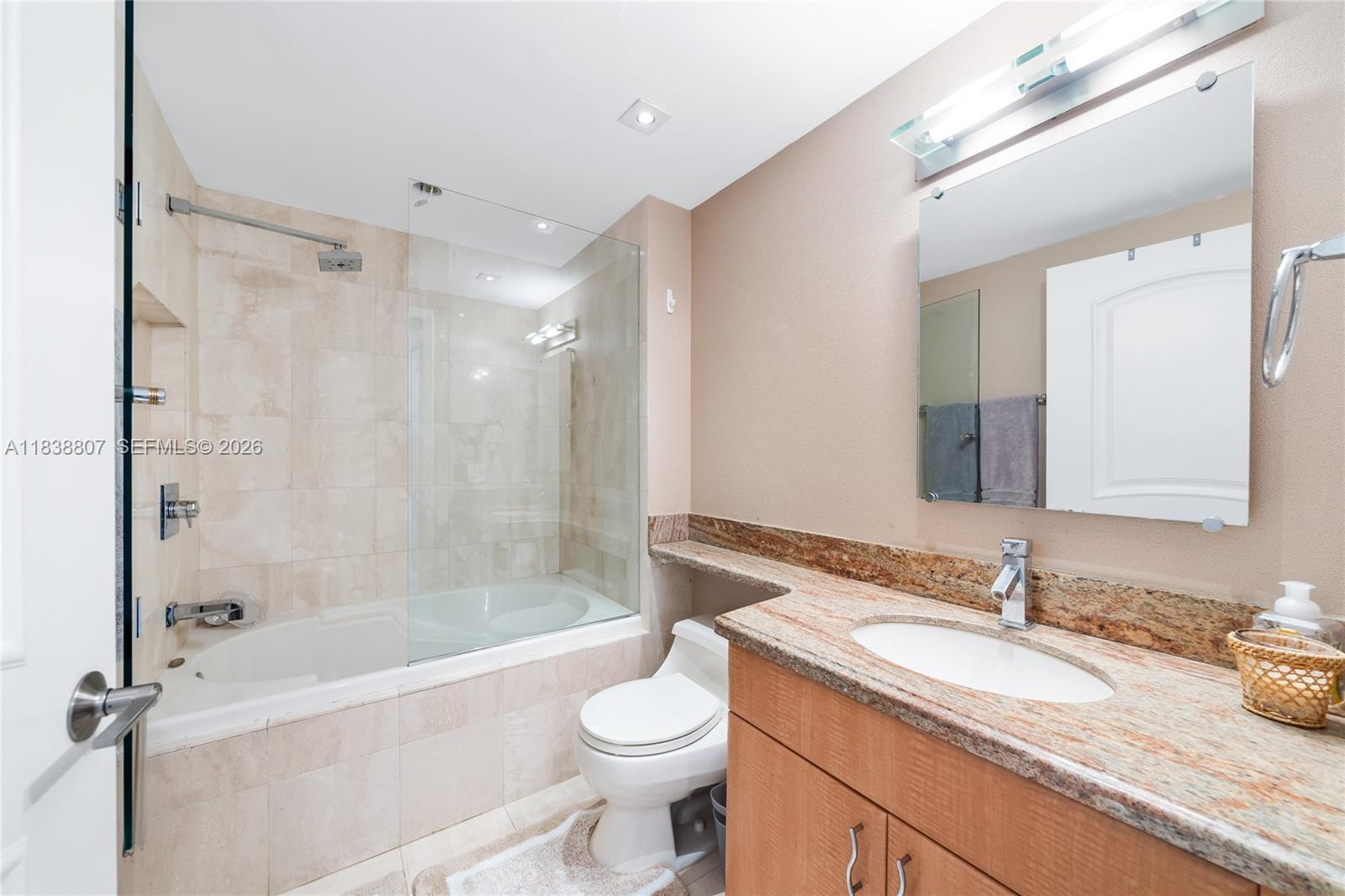 2000 ISL BLVD WILLIAMS IS - Residential