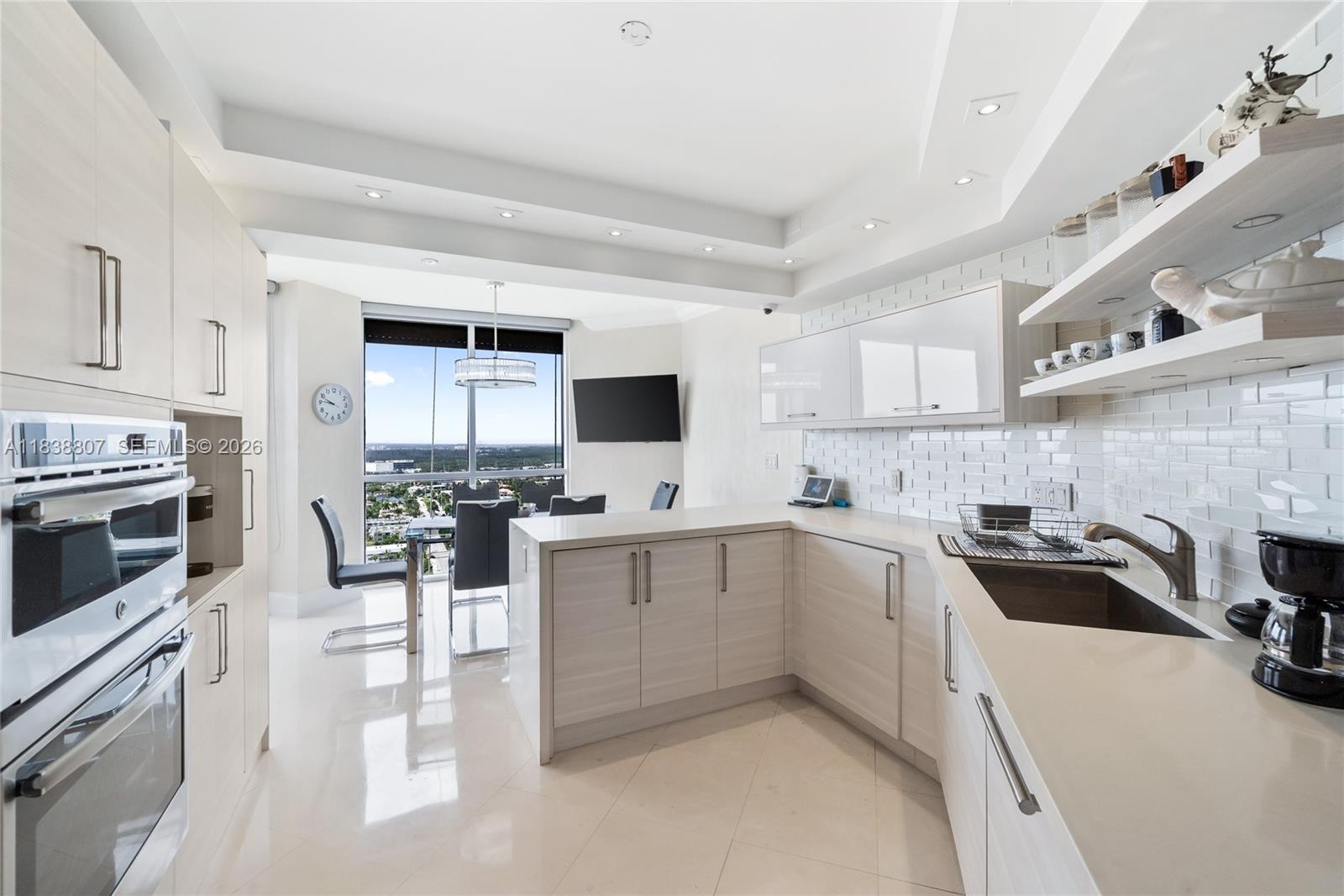 2000 ISL BLVD WILLIAMS IS - Residential