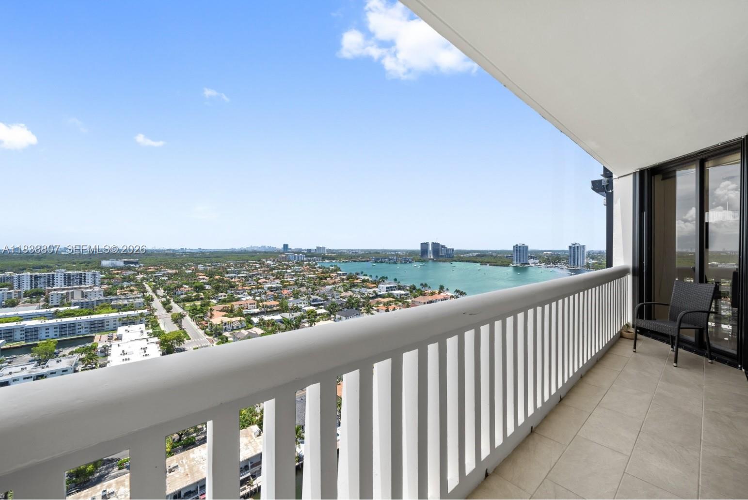 2000 ISL BLVD WILLIAMS IS - Residential