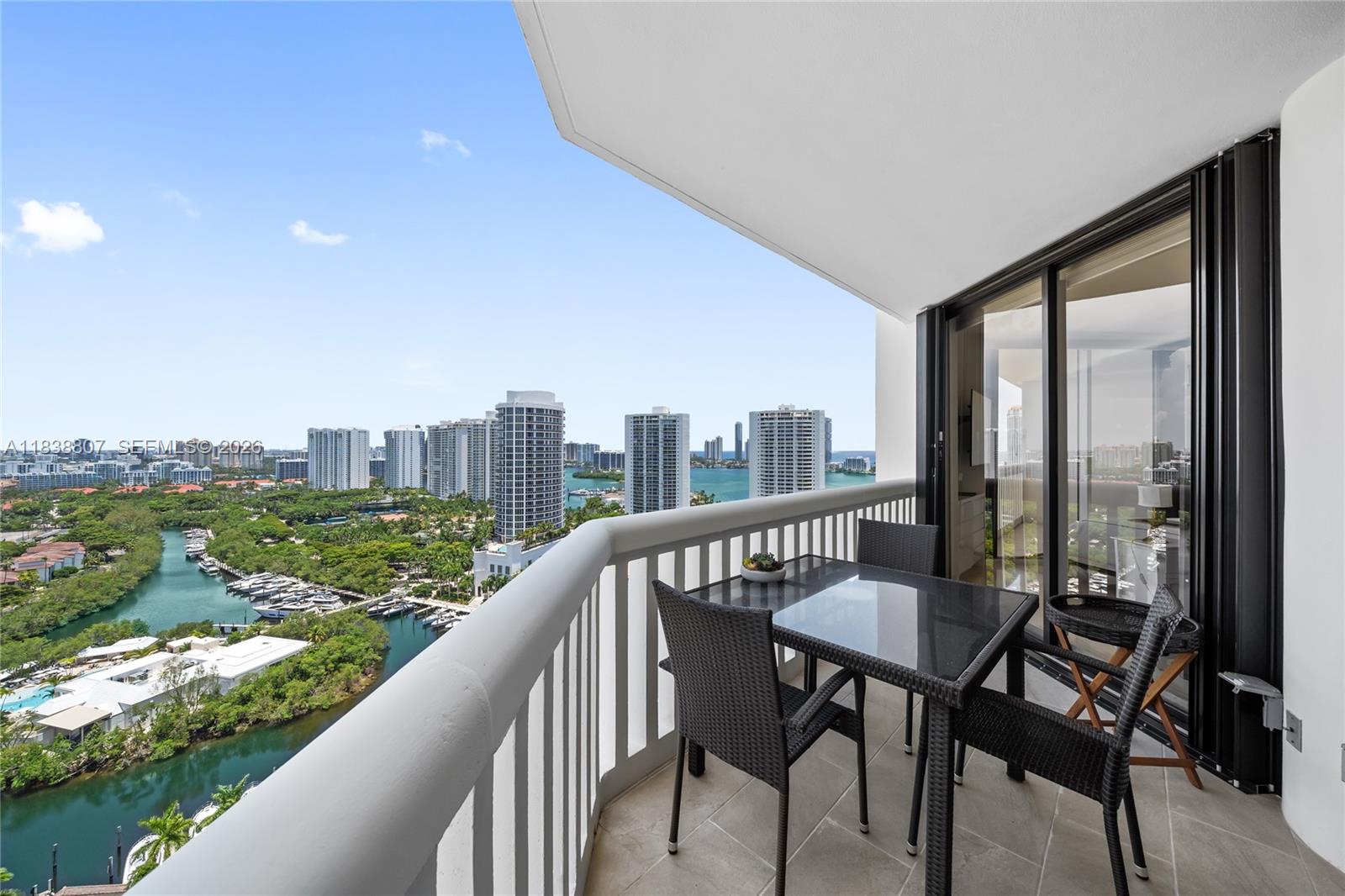 2000 ISL BLVD WILLIAMS IS - Residential