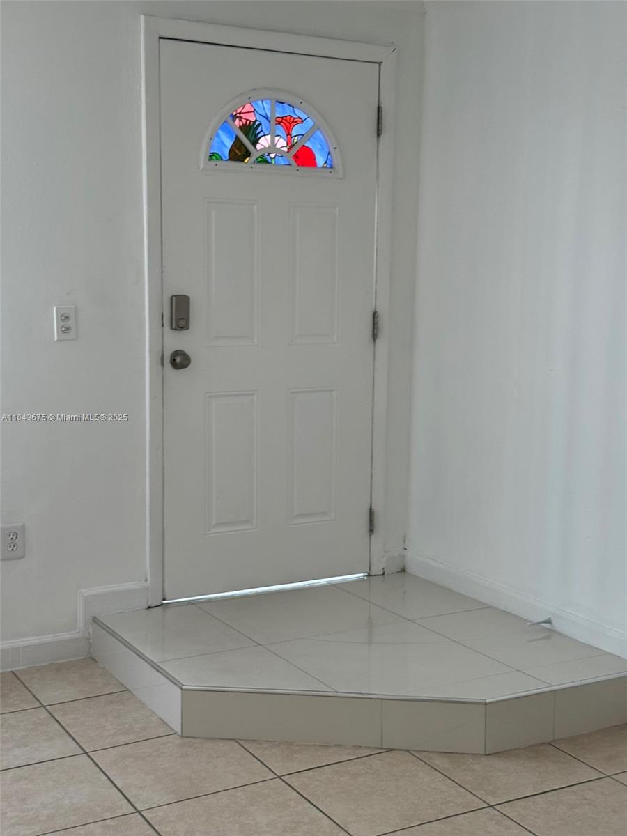Spacious 2-story townhouse. This unit features 2 bedrooms upstairs and a half bathroom downstairs. Private outdoor patio perfect for relaxing or entertaining. two assigned parking spaces.  Close to major highways, shopping centers, schools