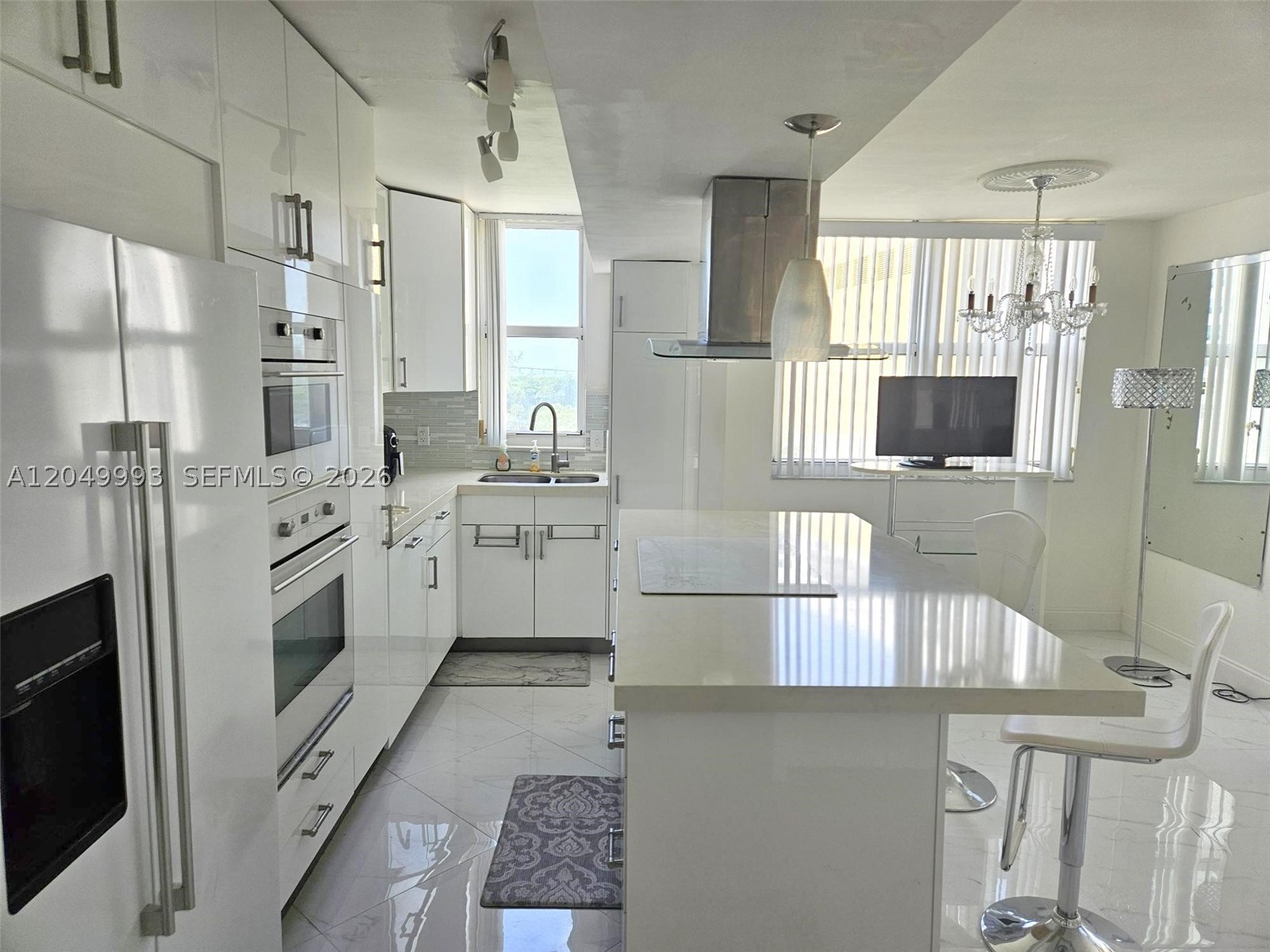 ISOLA CONDO - Residential