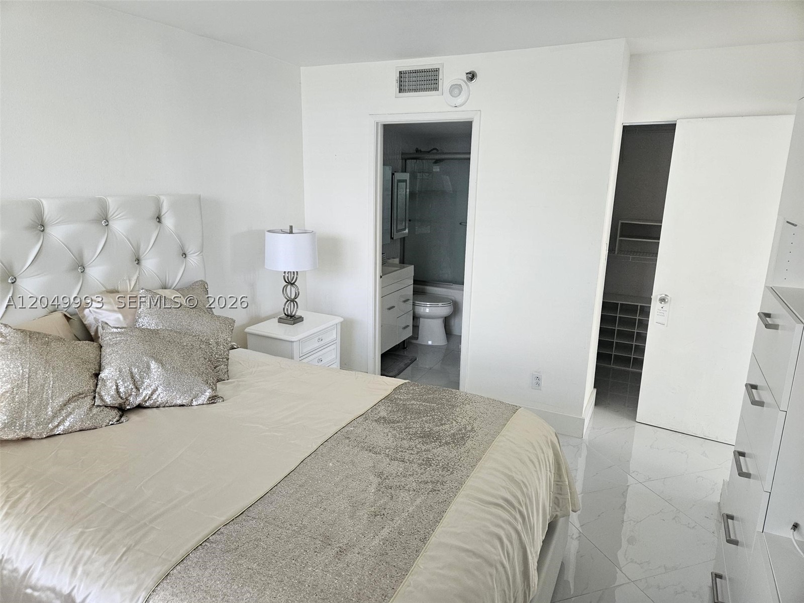 ISOLA CONDO - Residential