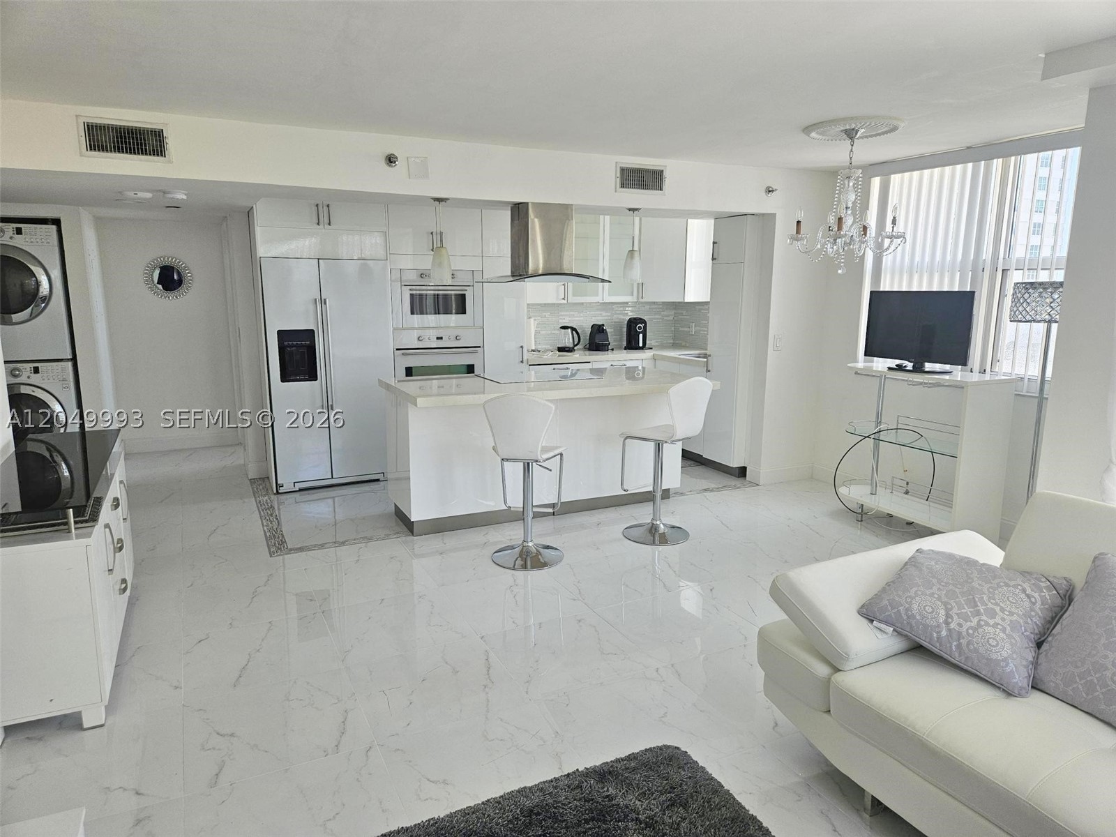 ISOLA CONDO - Residential