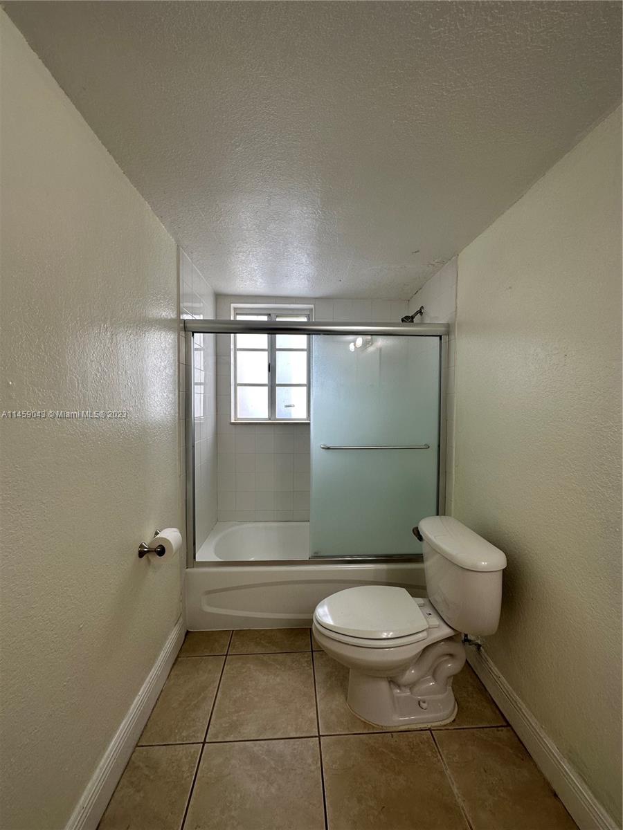 DORAL GARDENS II CONDO - Residential Lease