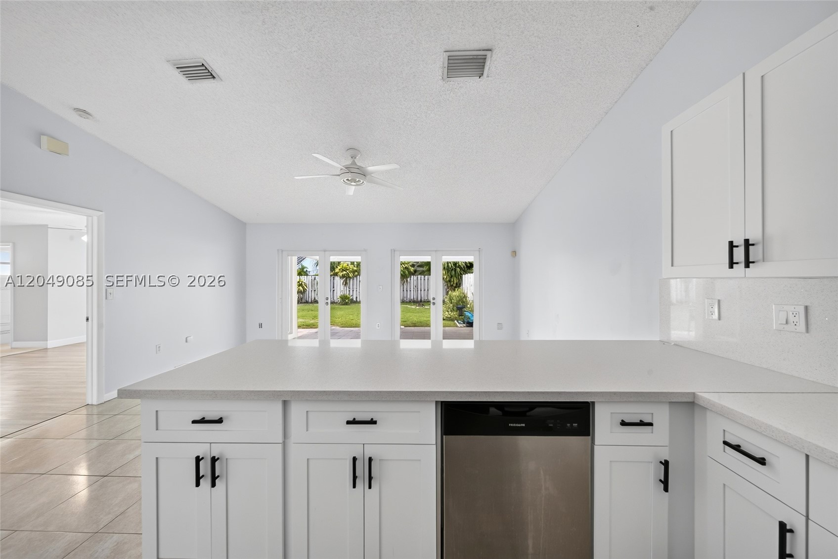 CALIFORNIA HILLS - Residential