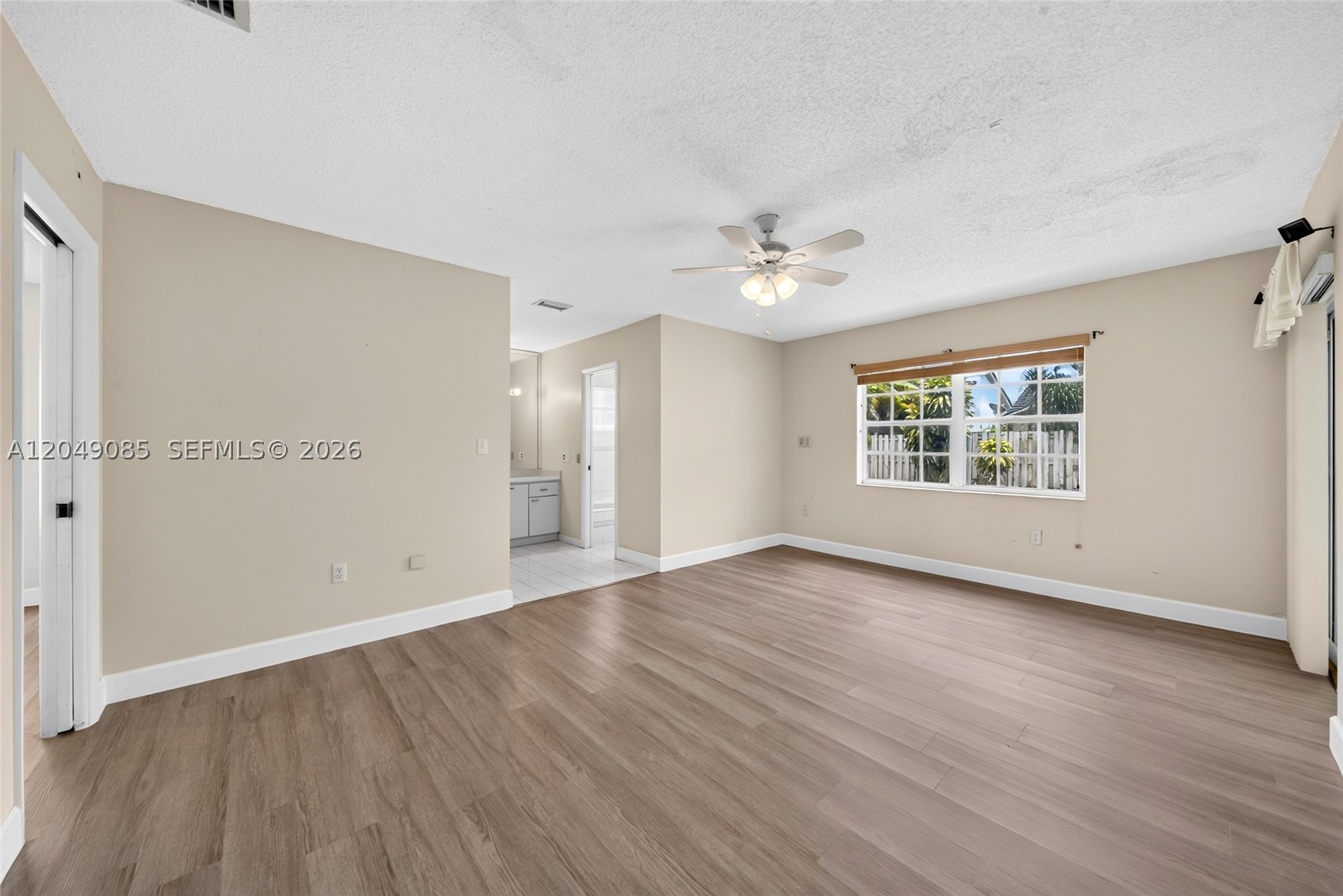 CALIFORNIA HILLS - Residential