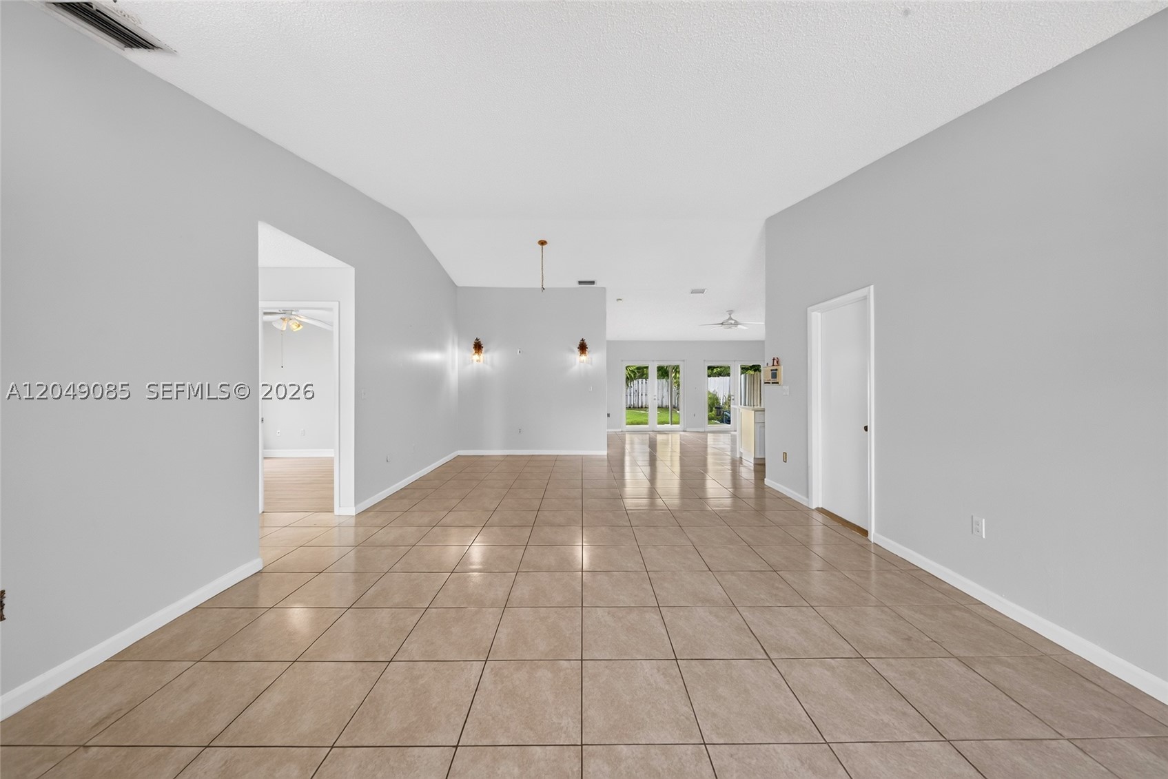 CALIFORNIA HILLS - Residential