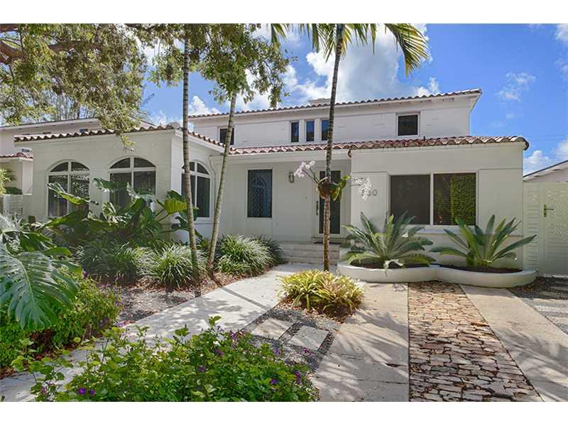 Treasure in coveted Lakeview, 2 story home renovated w/sophisticated integrity w/spacious layout & oak floors. Natural light flows thru hurricane impact windows & doors. Kitchen includes granite counters, gas range & Sub Zero fridge & breakfast nook.  4 B d/4 Ba home is complete w/reverse osmosis water filtration in kitchen, wireless alarm w/carbon monoxide detectors & surround sound in den & outdoor pool area.  French doors to backyard oasis w/vine encircled pergola, salt water filtered pool & Jacuzzi.