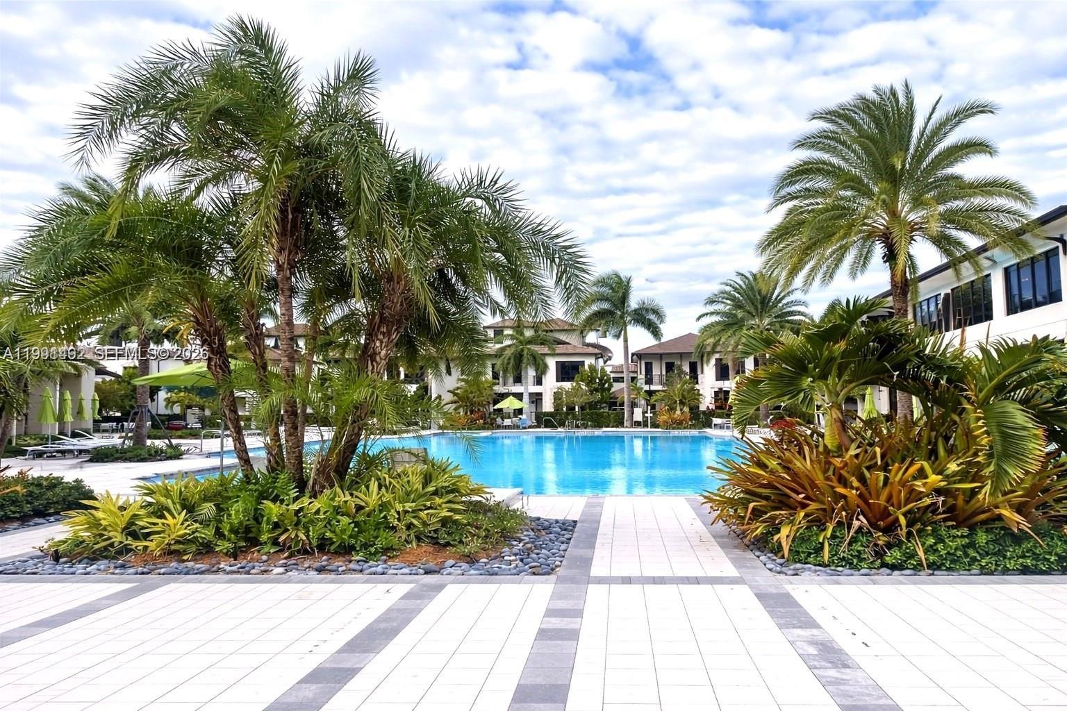 URBANA DORAL - Residential
