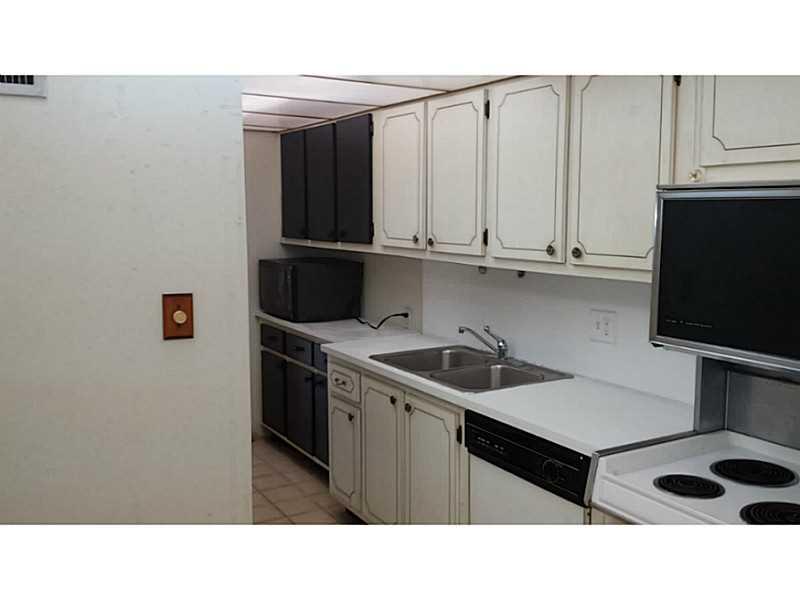 EASTERN SHORES WHITE HOUS - Residential Lease