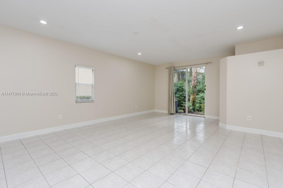 SAWGRASS EXCHANGE PLAT - Residential
