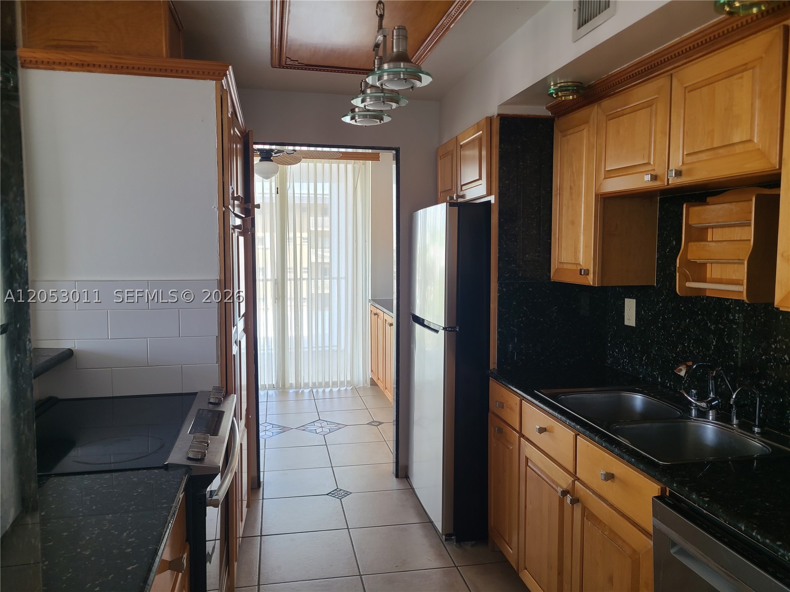 CARLYLE CONDOMINIUM - Residential Lease