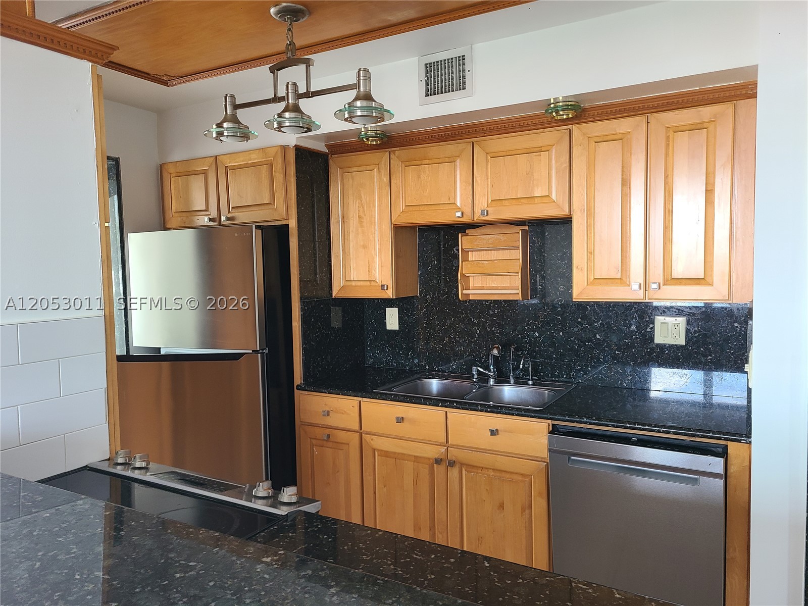CARLYLE CONDOMINIUM - Residential Lease