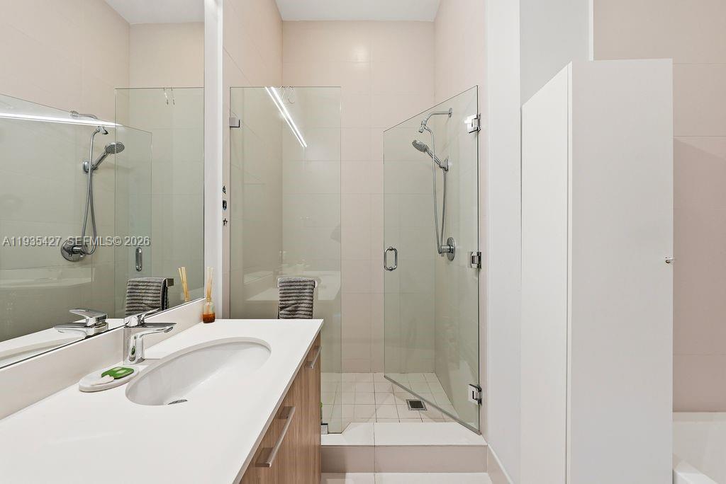 PARAISO BAYVIEWS CONDO - Residential