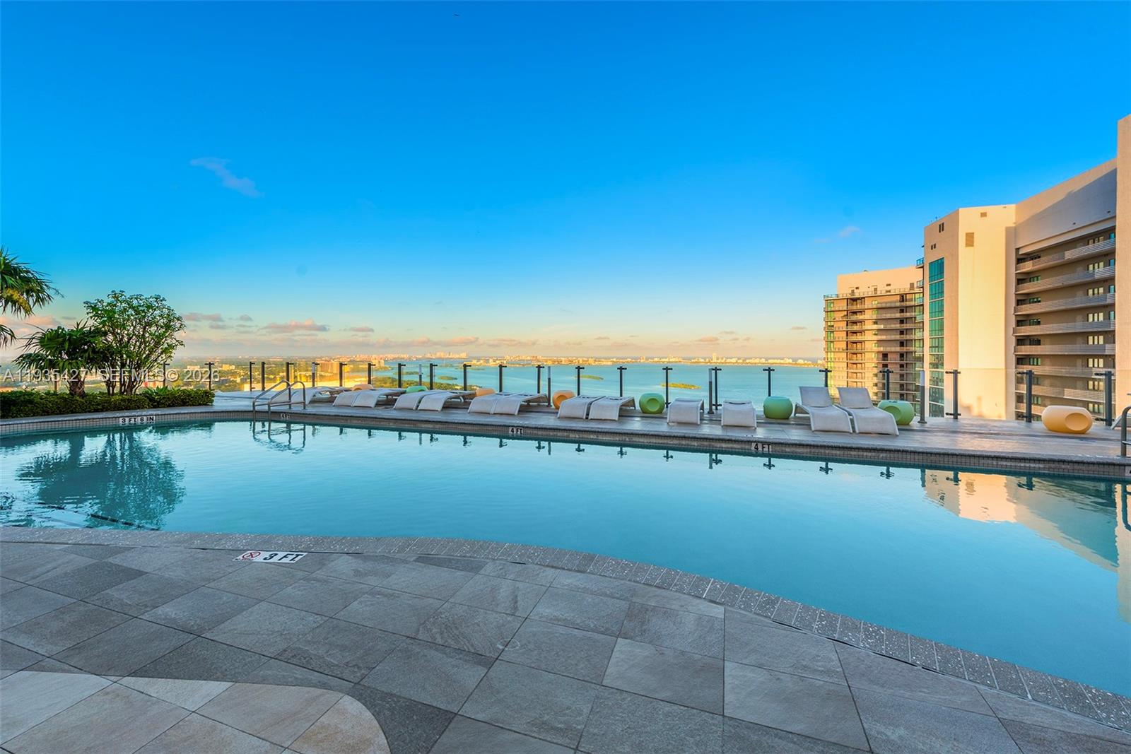 PARAISO BAYVIEWS CONDO - Residential