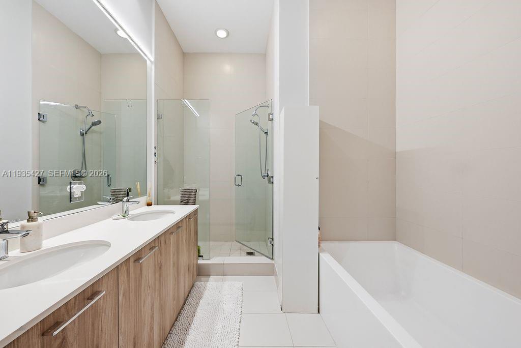 PARAISO BAYVIEWS CONDO - Residential