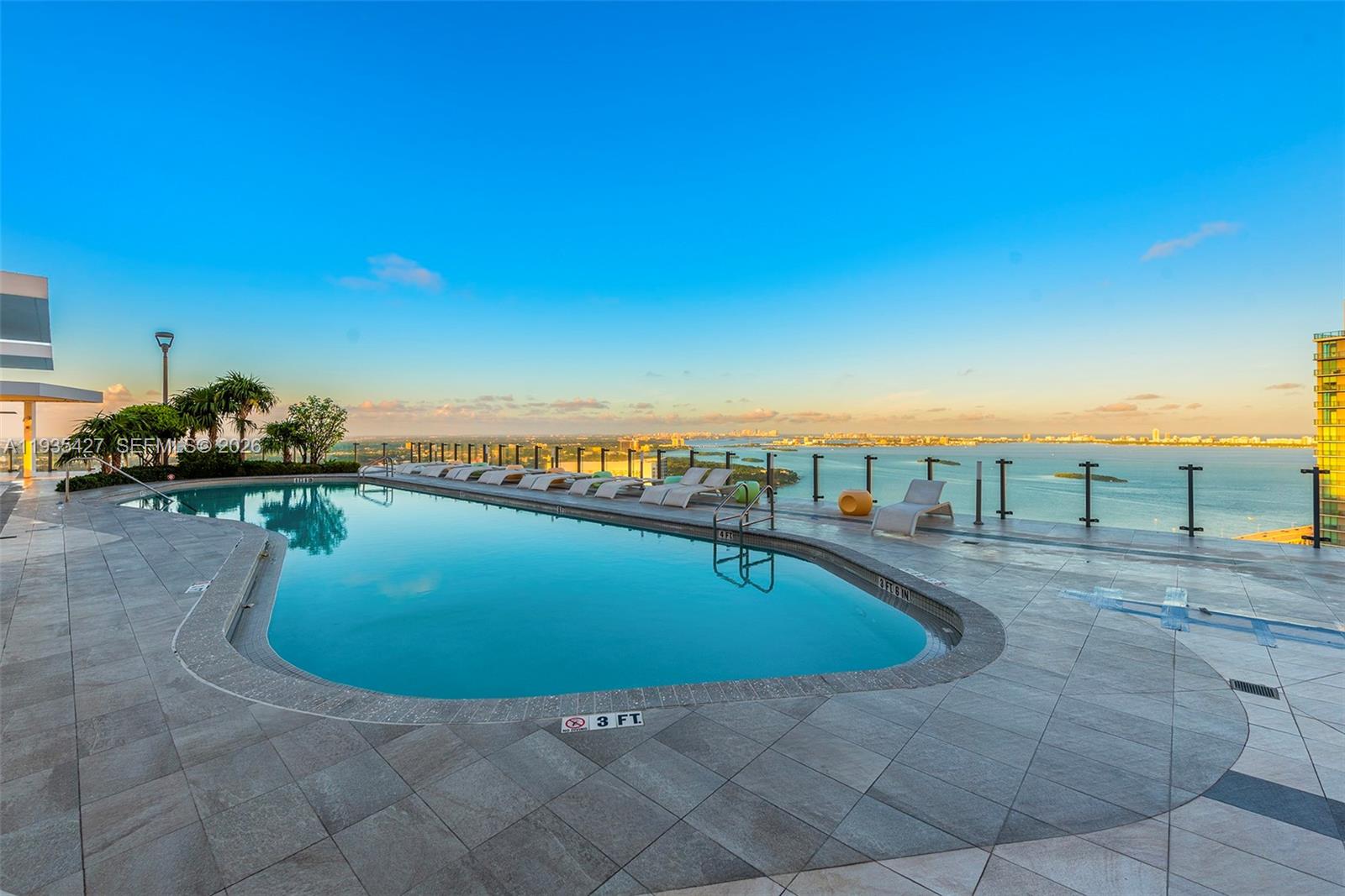 PARAISO BAYVIEWS CONDO - Residential