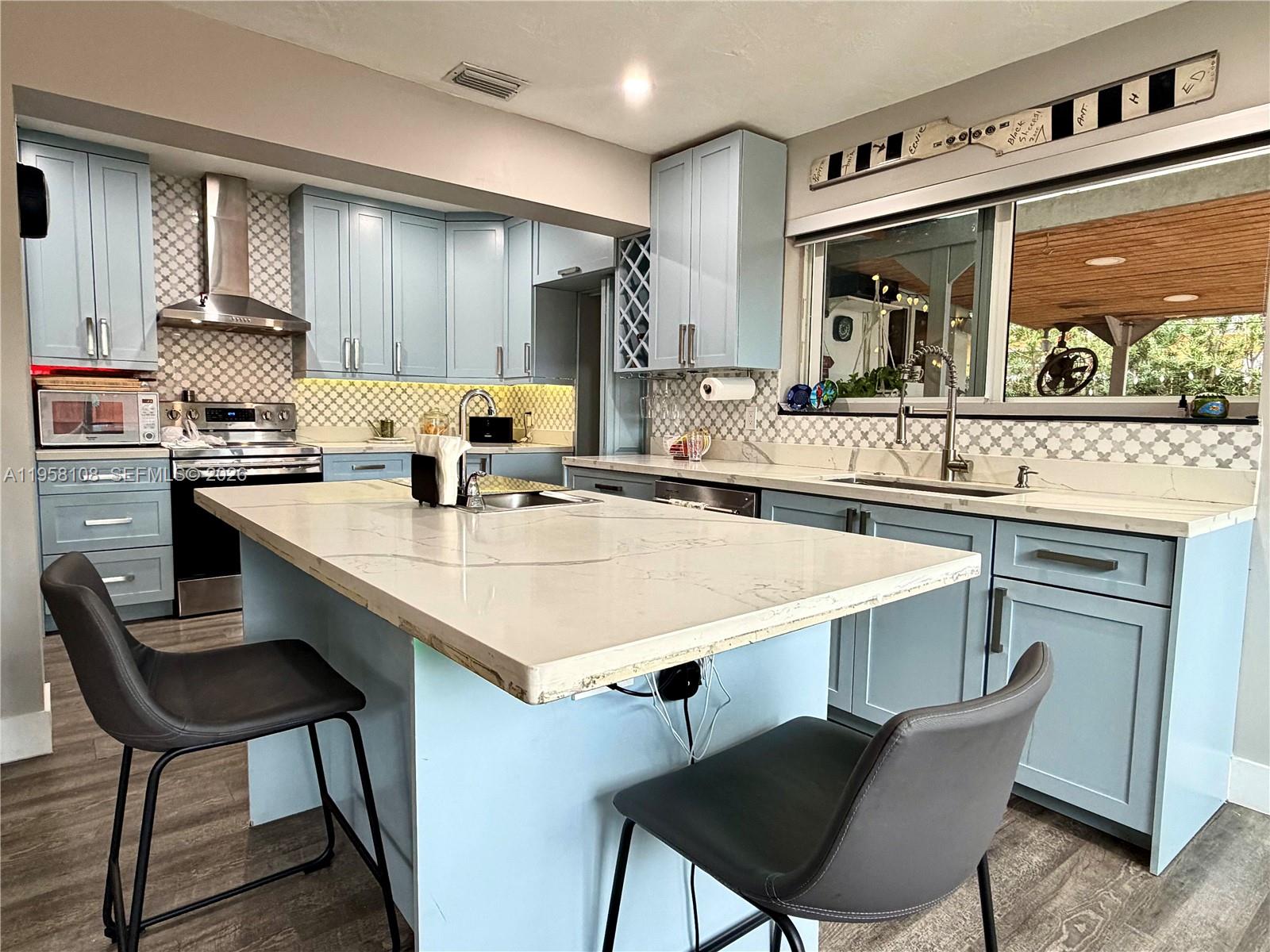 LAKE FOREST SEC 4 - Residential Lease