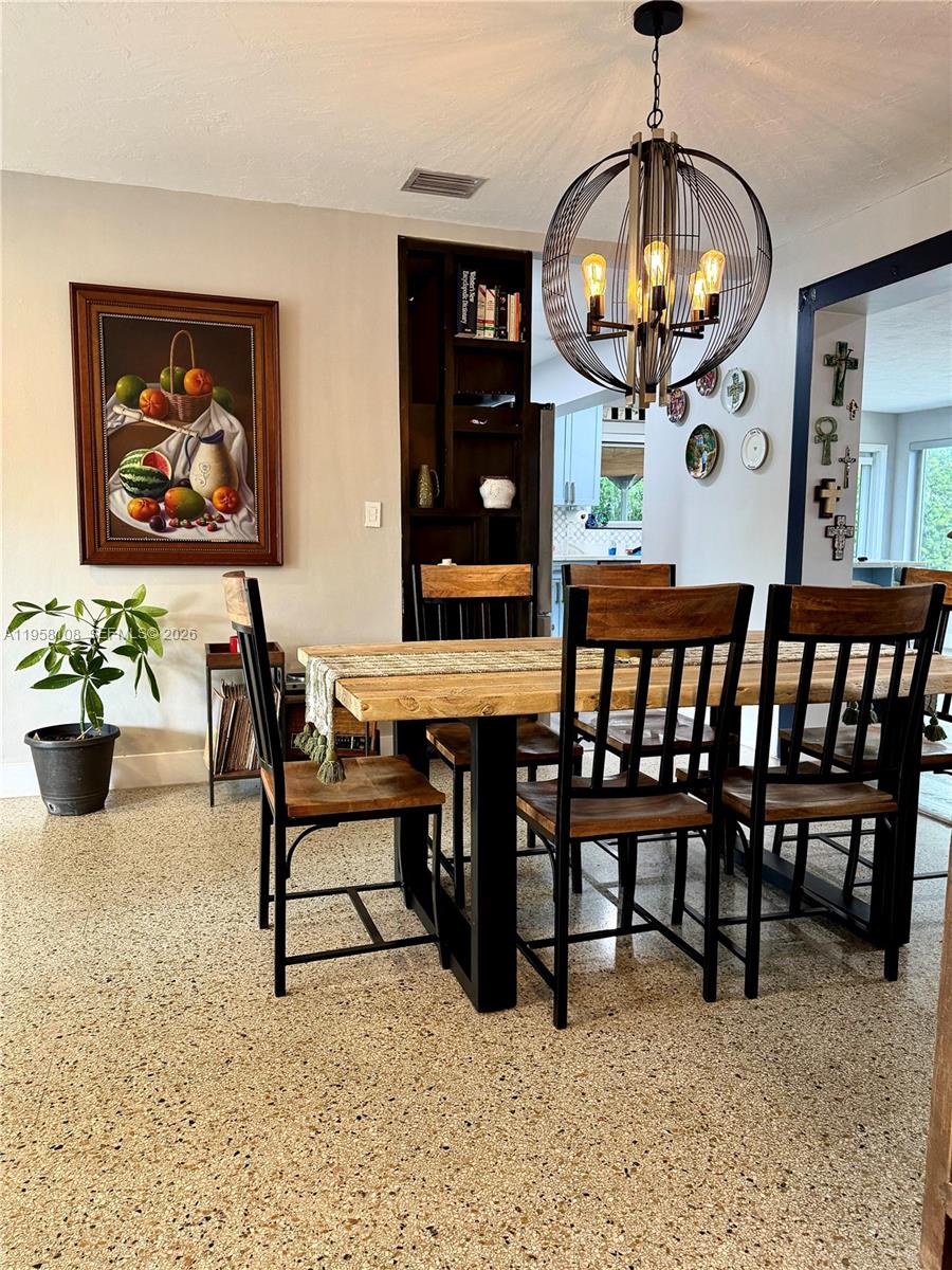 LAKE FOREST SEC 4 - Residential Lease