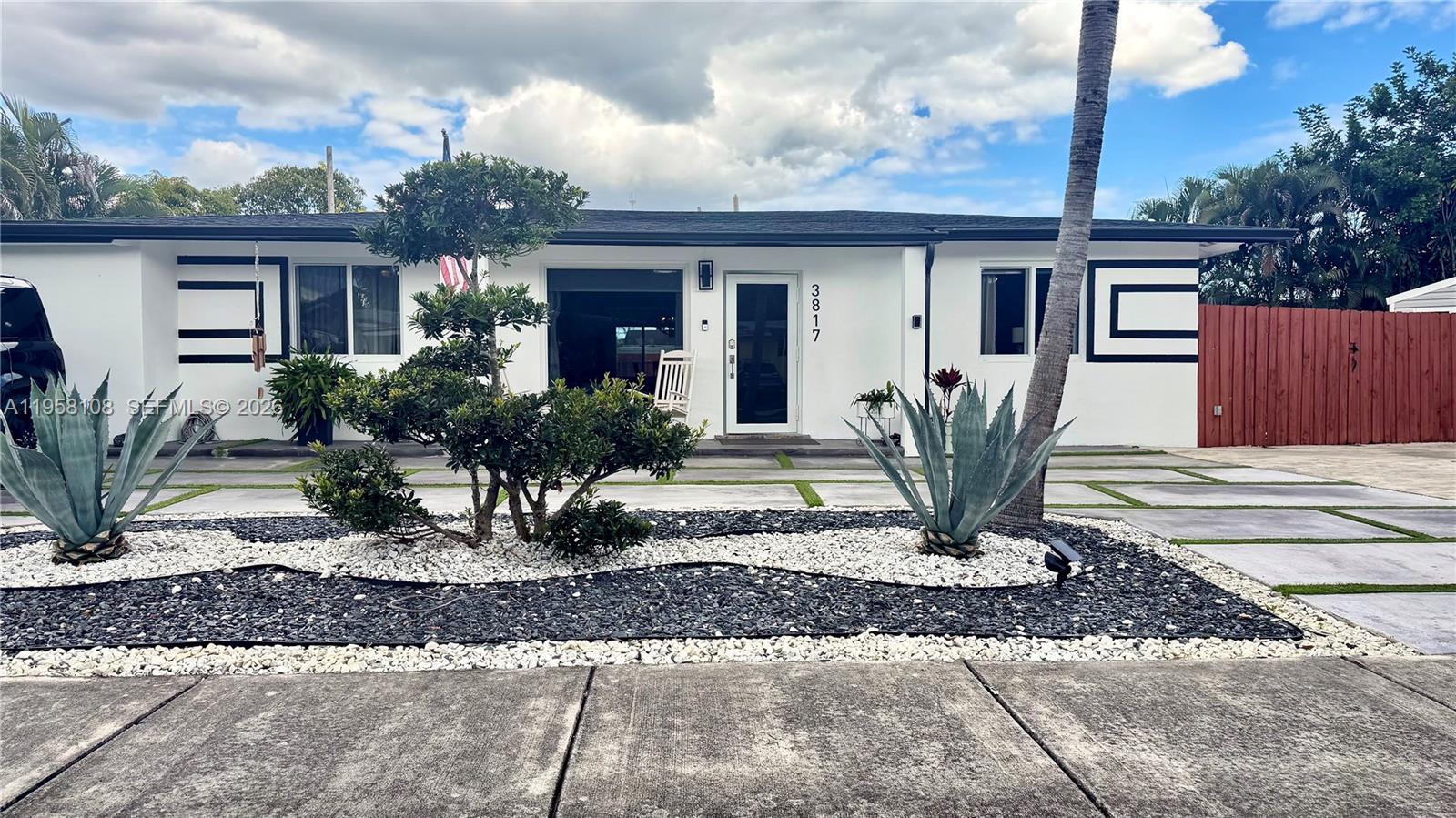 LAKE FOREST SEC 4 - Residential Lease
