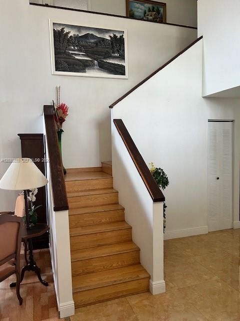 LANDINGS - Residential