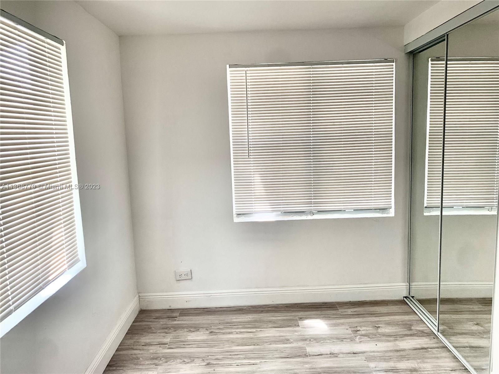 NORTH HOLLYWOOD - Residential Lease