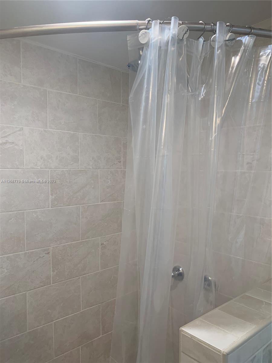 NORTH HOLLYWOOD - Residential Lease