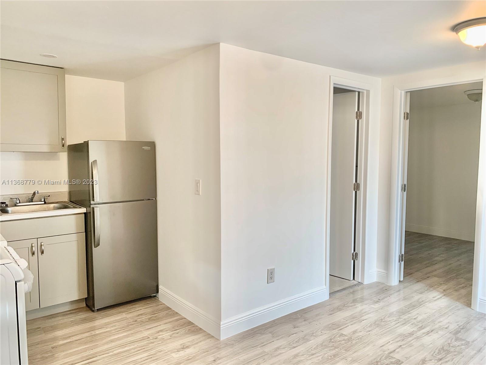 NORTH HOLLYWOOD - Residential Lease