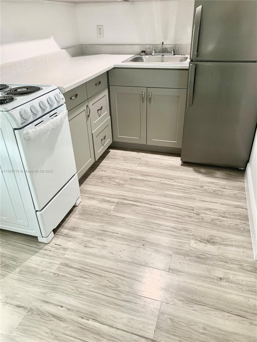 NORTH HOLLYWOOD - Residential Lease