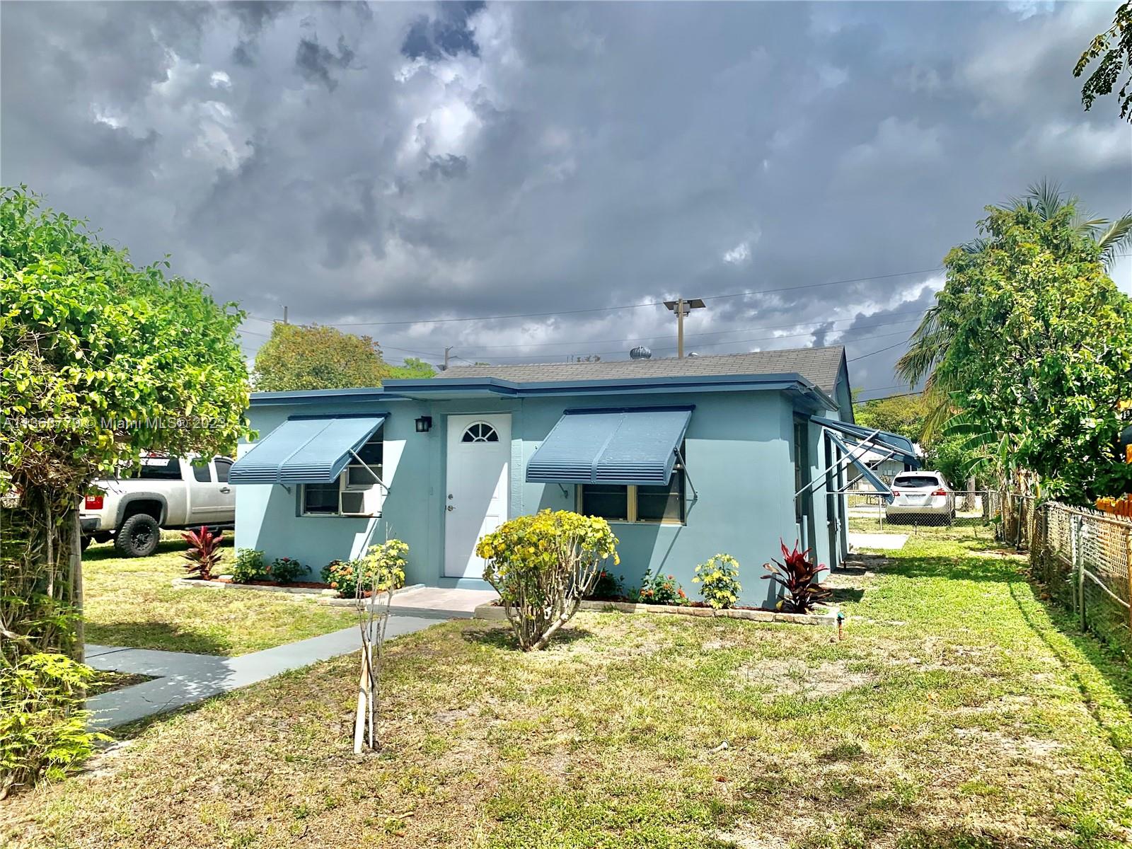 NORTH HOLLYWOOD - Residential Lease