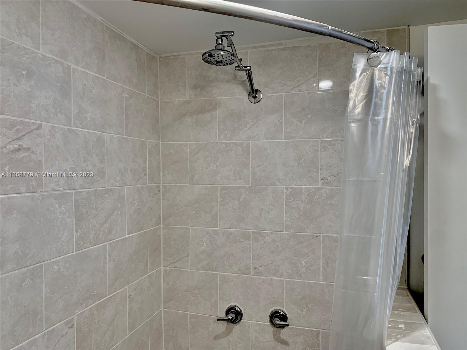 NORTH HOLLYWOOD - Residential Lease